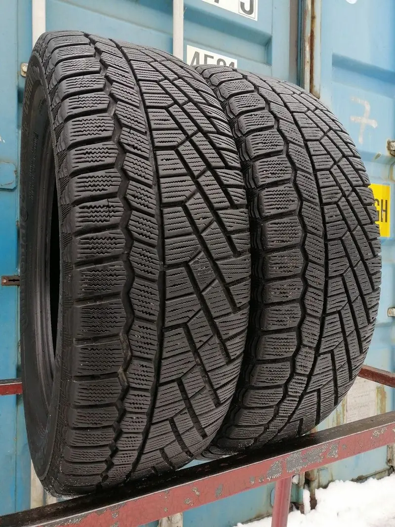 Пара б/у шин 215/60 R17 Continental ContiVikingContact 5