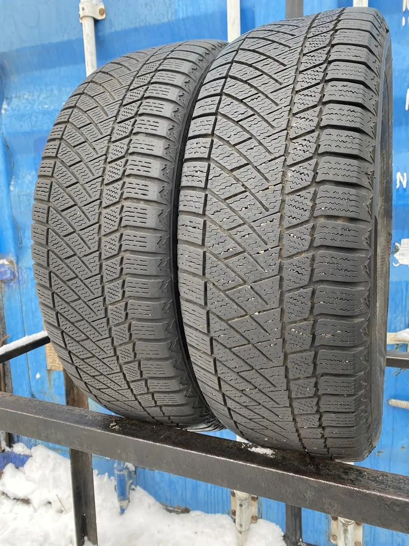Пара б/у шин 215/60 R17 Continental ContiVikingContact 6