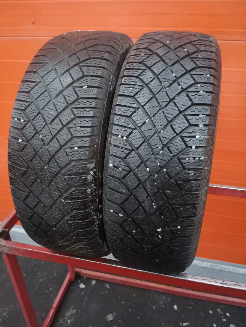 Пара б/у шин 215/60 R17 Continental ContiVikingContact 7