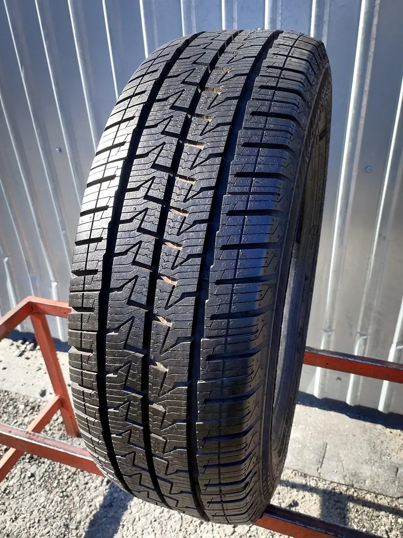Б/у шина 215/60 R17C Continental VanContact 4Season