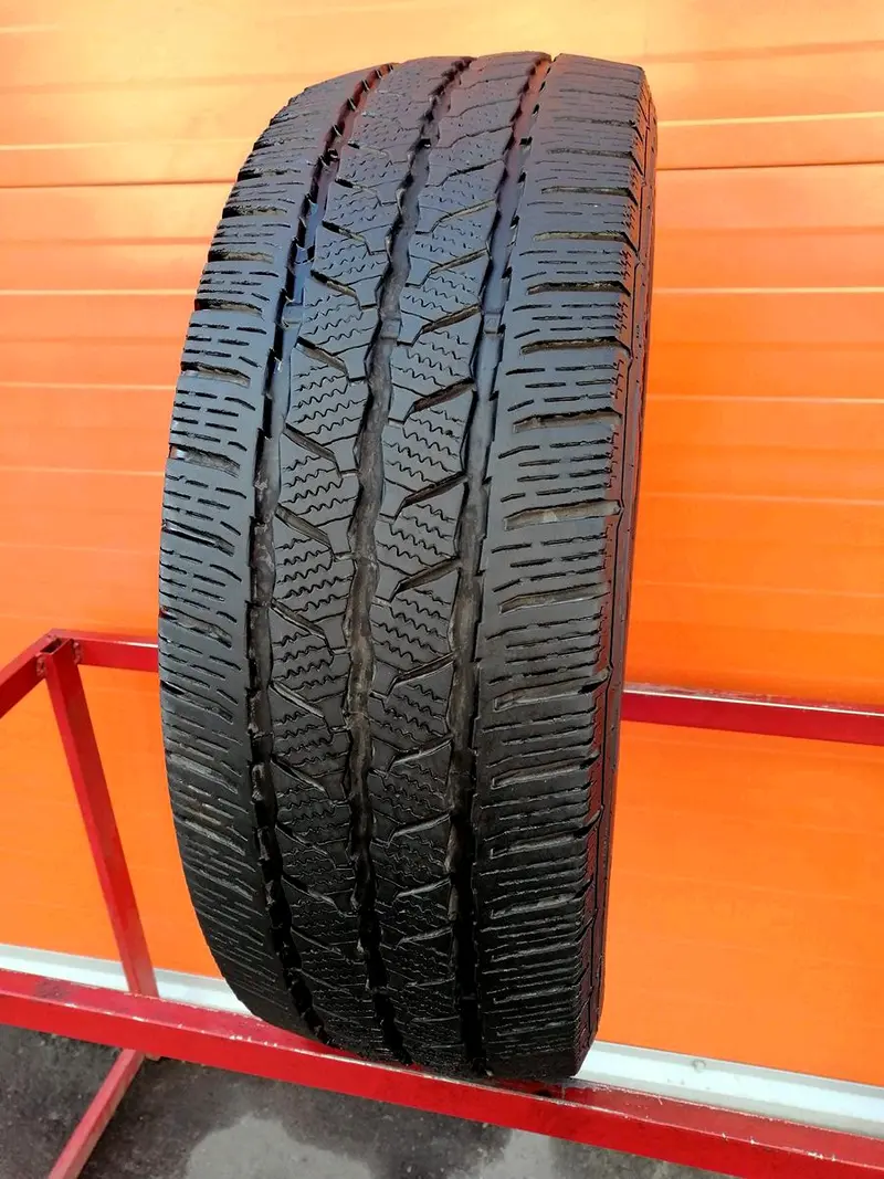 Б/у шина 215/60 R17C Continental VanContact Winter