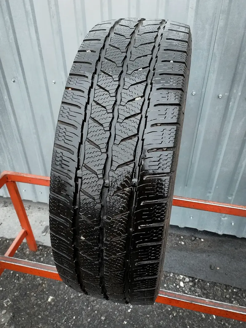 Б/у шина 215/60 R17C Continental VanContact Winter