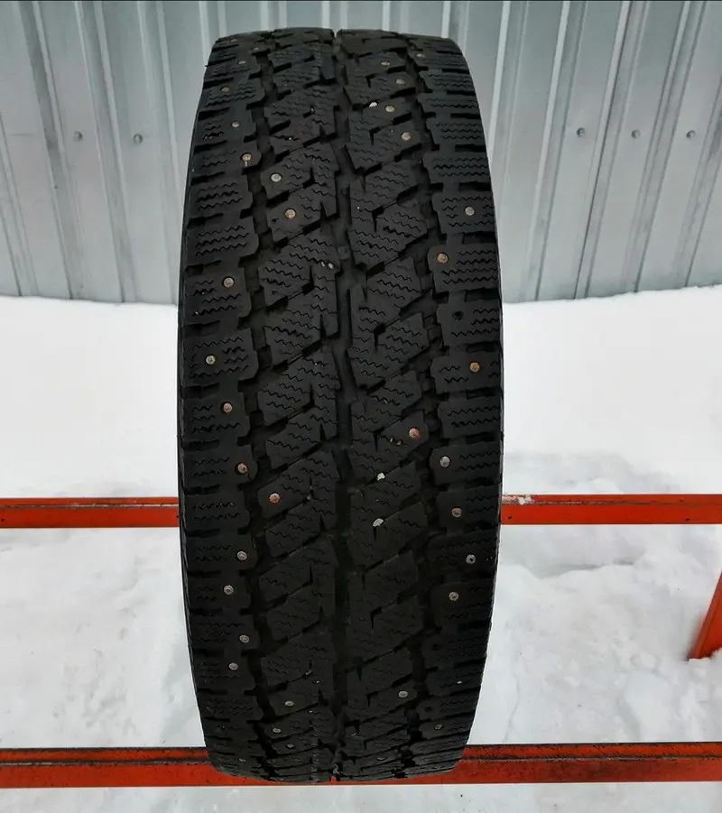 Б/у шина 215/60 R17C Continental VancoIceContact