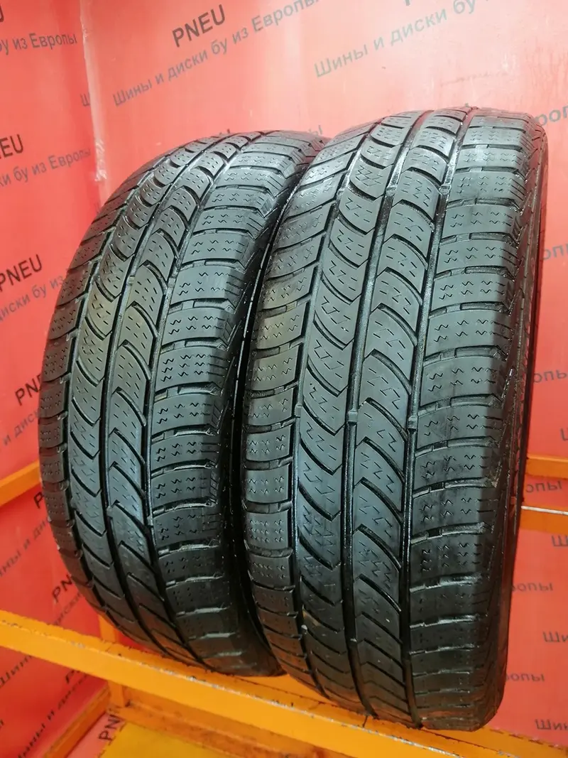 Пара б/у шин 215/60 R17C Continental VancoWinter 2