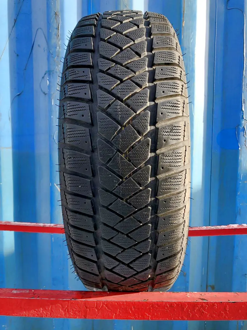 Б/у шина 215/60 R17C Dunlop SP LT 60