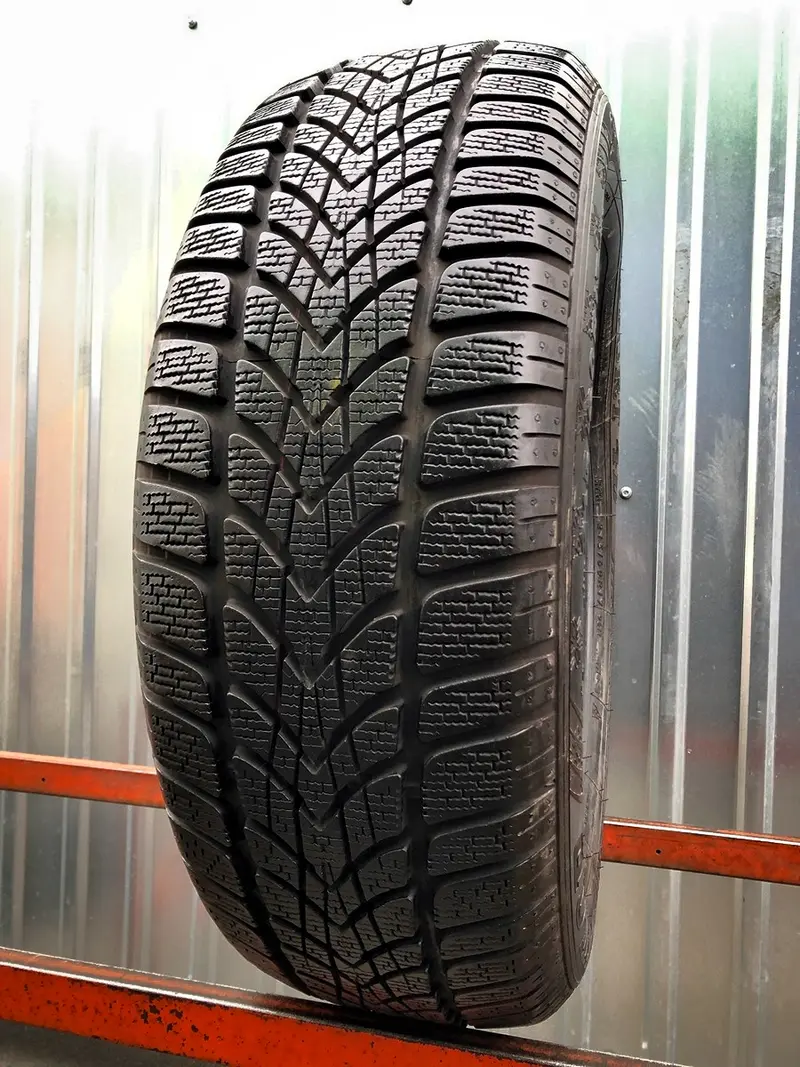 Б/у шина 215/60 R17 Dunlop SP Winter Sport 4D