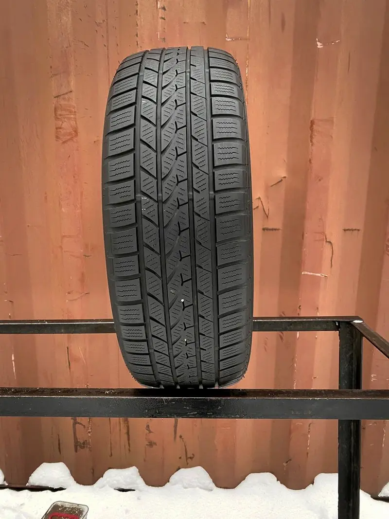 Б/у шина 215/60 R17 Falken Eurowinter HS-439