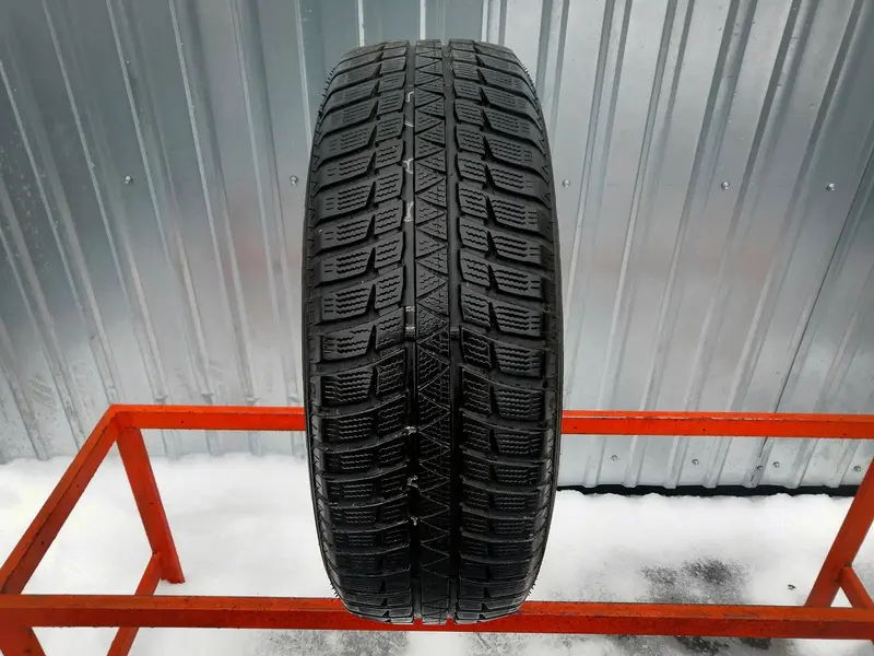 Б/у шина 215/60 R17 Falken Eurowinter HS-449