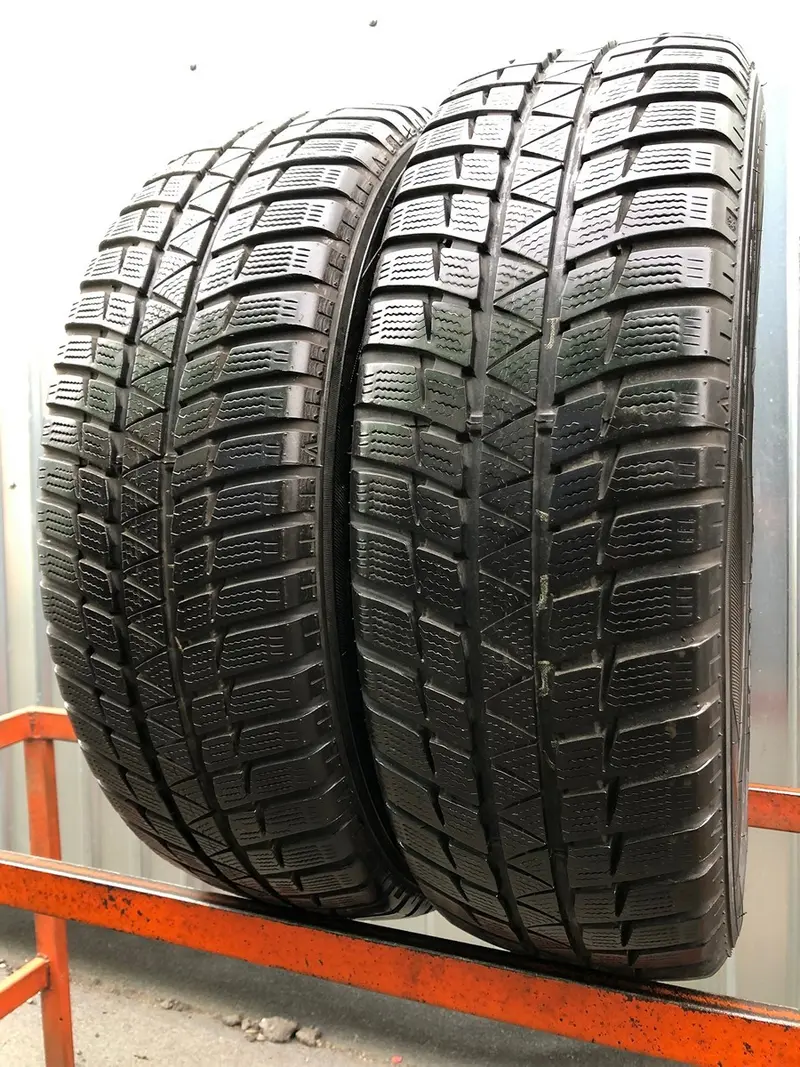 Пара б/у шин 215/60 R17 Falken Eurowinter HS-449