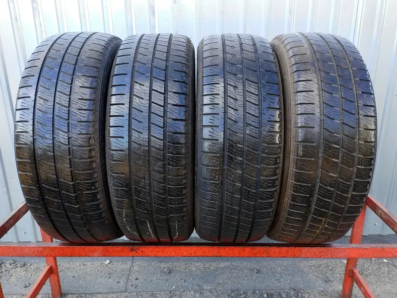 Комплект б/у шин 215/60 R17C Goodyear Cargo Vector 2