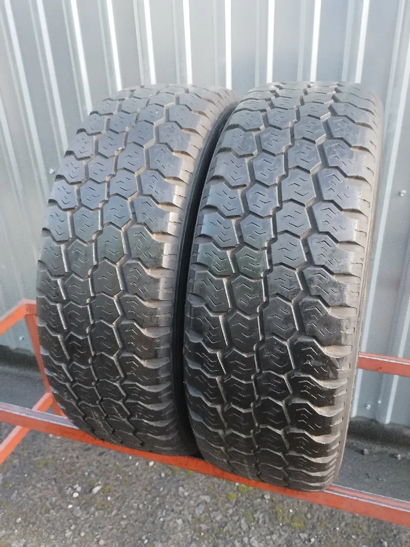 Пара б/у шин 215/60 R17C Goodyear Cargo Vector