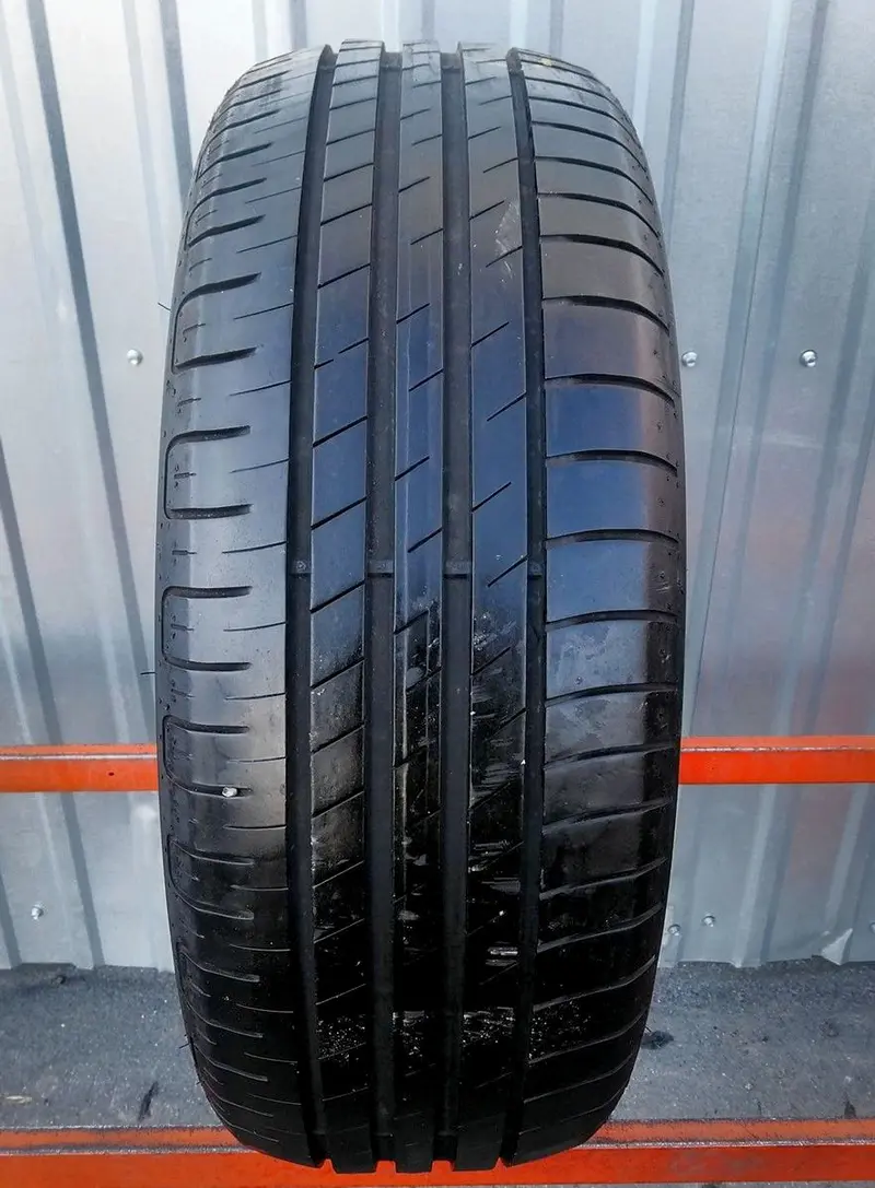Б/у шина 215/60 R17 Goodyear EfficientGrip Performance