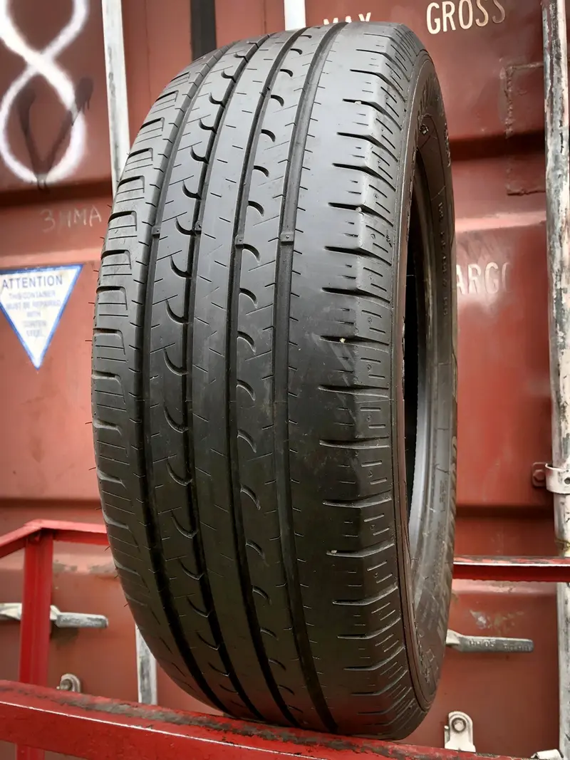 Б/у шина 215/60 R17 Goodyear EfficientGrip SUV 4x4, фото 1