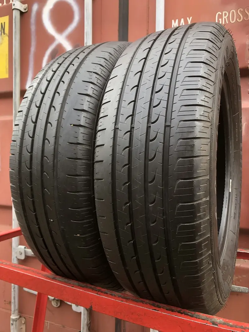 Пара б/у шин 215/60 R17 Goodyear EfficientGrip SUV 4x4
