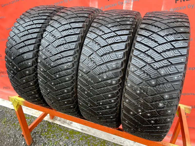 Комплект б/у шин 215/60 R17 Goodyear Ultra Grip Ice Arctic