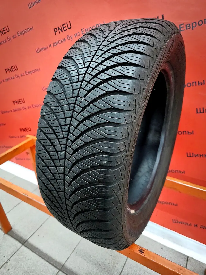 Б/у шина 215/60 R17 Goodyear Vector 4Seasons Gen-2