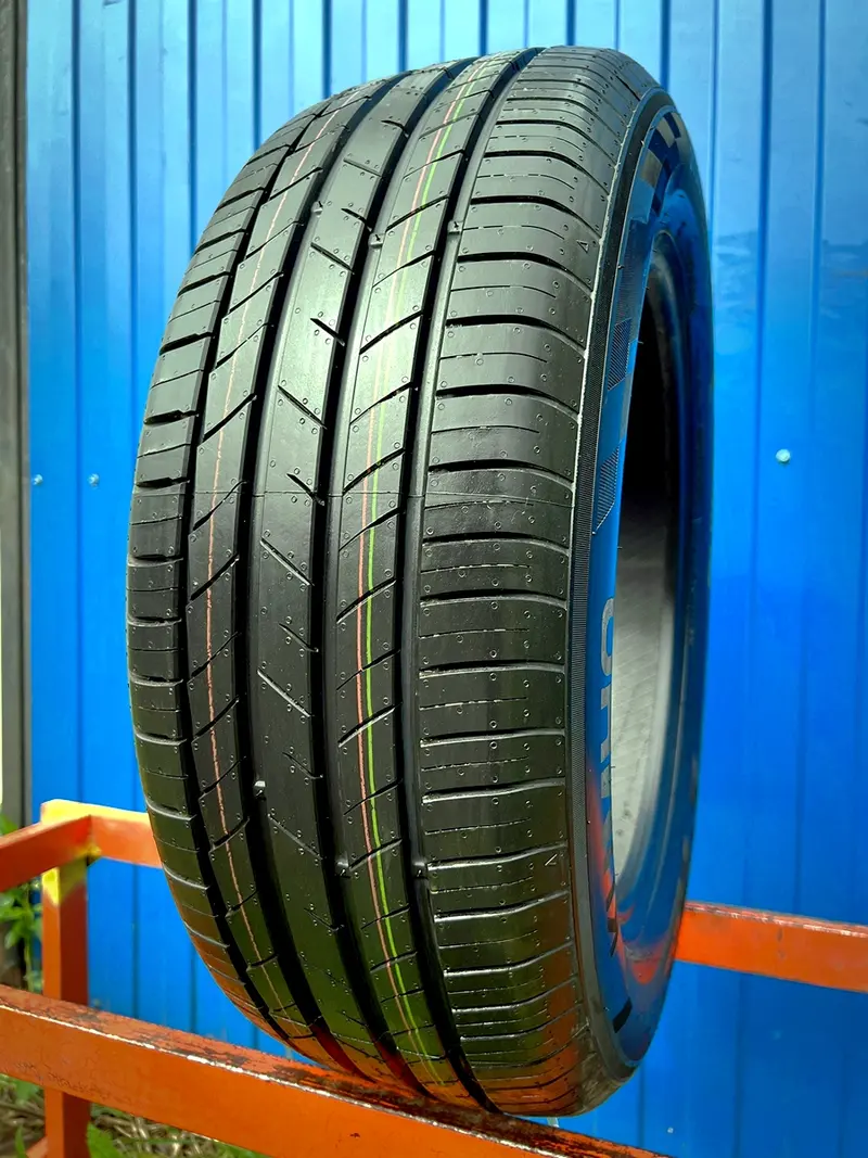 Новая шина 215/60 R17 Kumho Ecsta HS 52