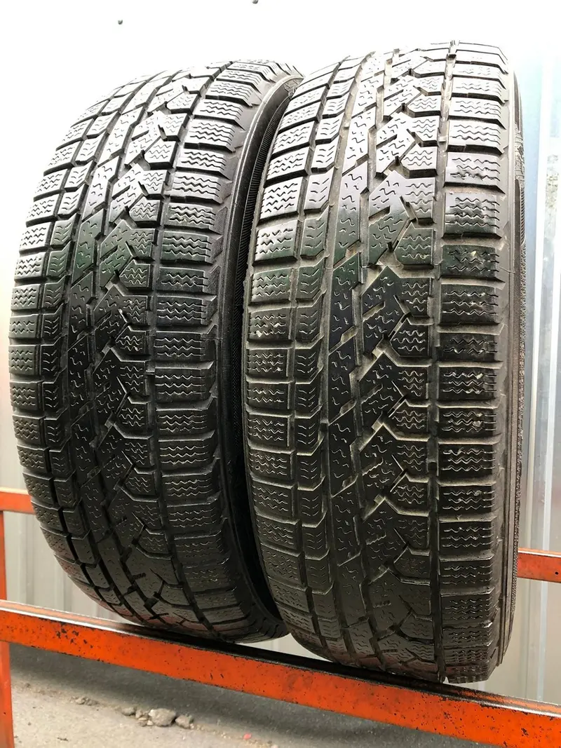 Пара б/у шин 215/60 R17 Kumho I ZEN RV Asymetric KC15