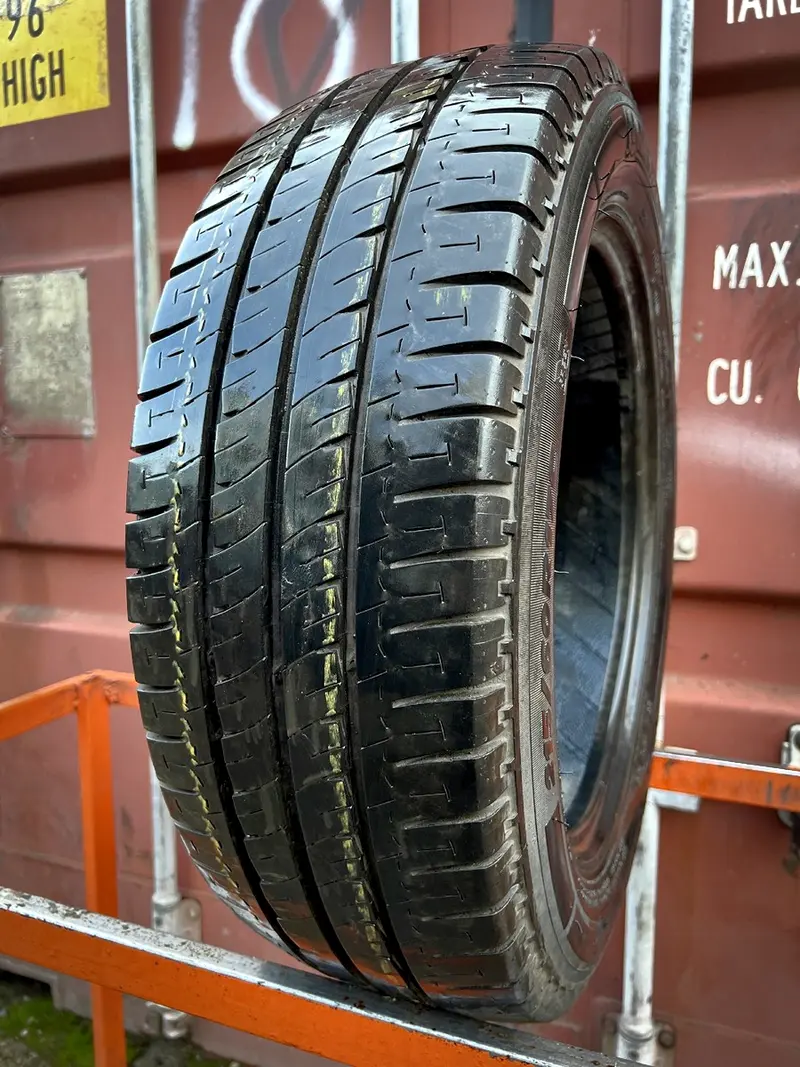 Б/у шина 215/60 R17C Michelin Agilis, фото 1