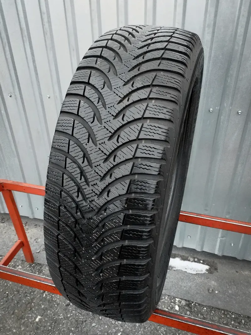 Б/у шина 215/60 R17 Michelin Alpin A4