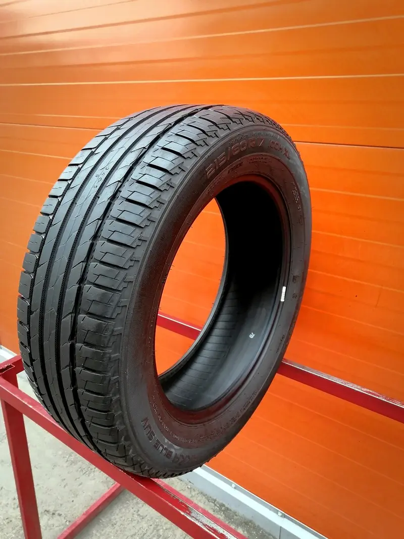 Б/у шина 215/60 R17 Nokian Hakka Blue SUV