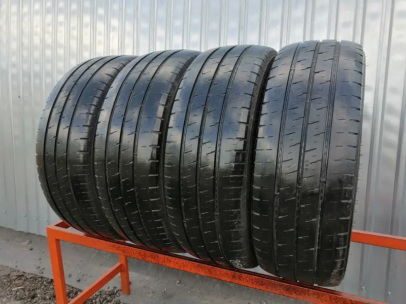 Комплект б/у шин 215/60 R17C Nokian Hakka C Van