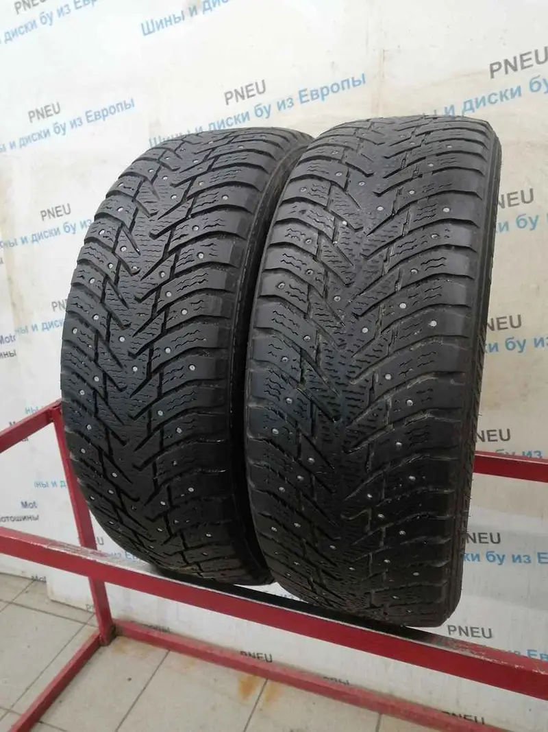 Пара б/у шин 215/60 R17 Nokian Hakkapeliitta 8 SUV