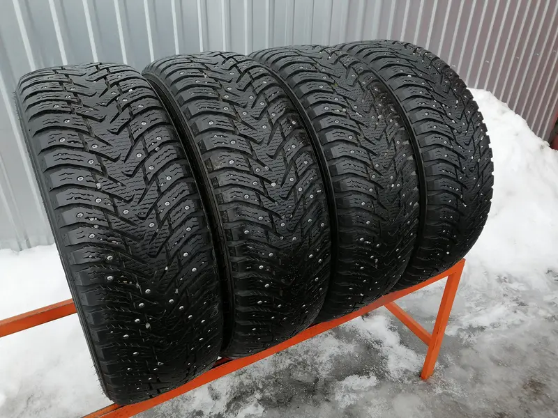 Комплект б/у шин 215/60 R17 Nokian Hakkapeliitta 8 SUV