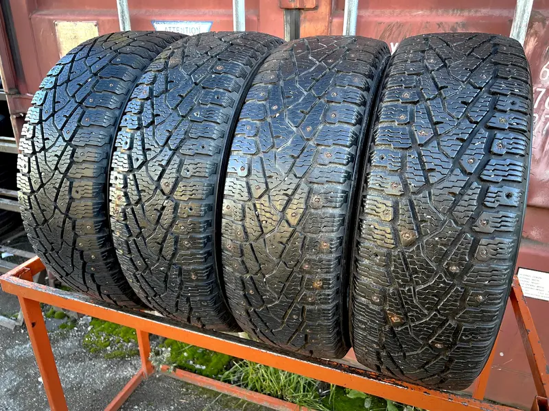 Комплект б/у шин 215/60 R17C Nokian Hakkapeliitta C3