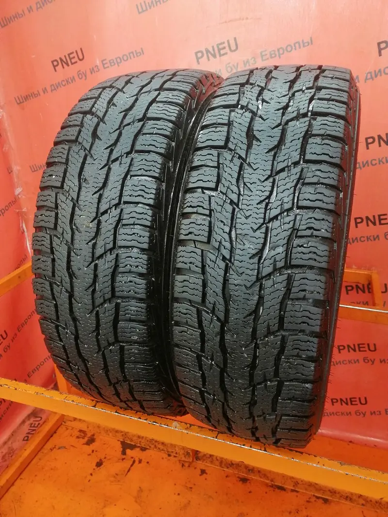 Пара б/у шин 215/60 R17C Nokian Hakkapeliitta CR3