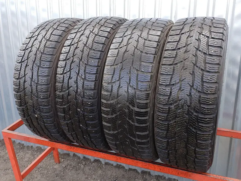 Комплект б/у шин 215/60 R17C Nokian Hakkapeliitta CR3