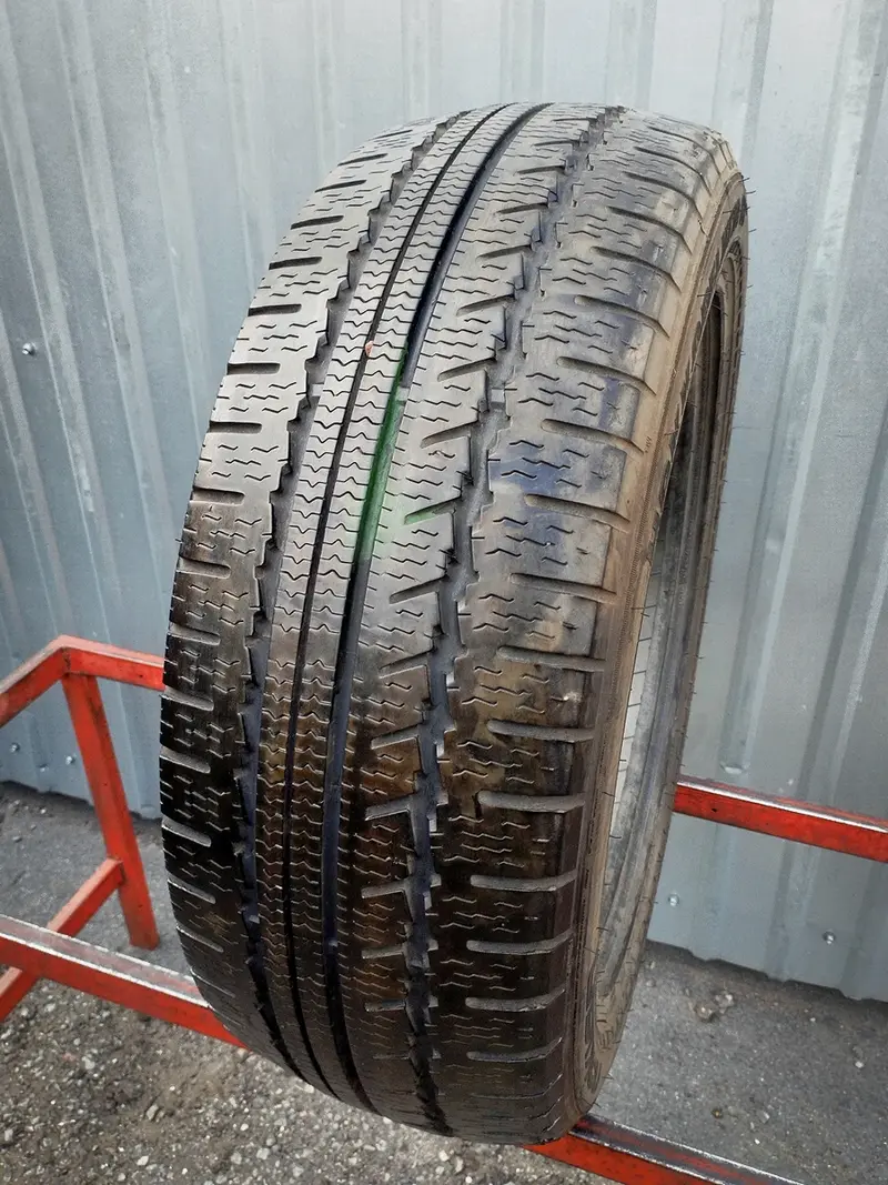 Б/у шина 215/60 R17C Nokian Hakkapeliitta CR VAN