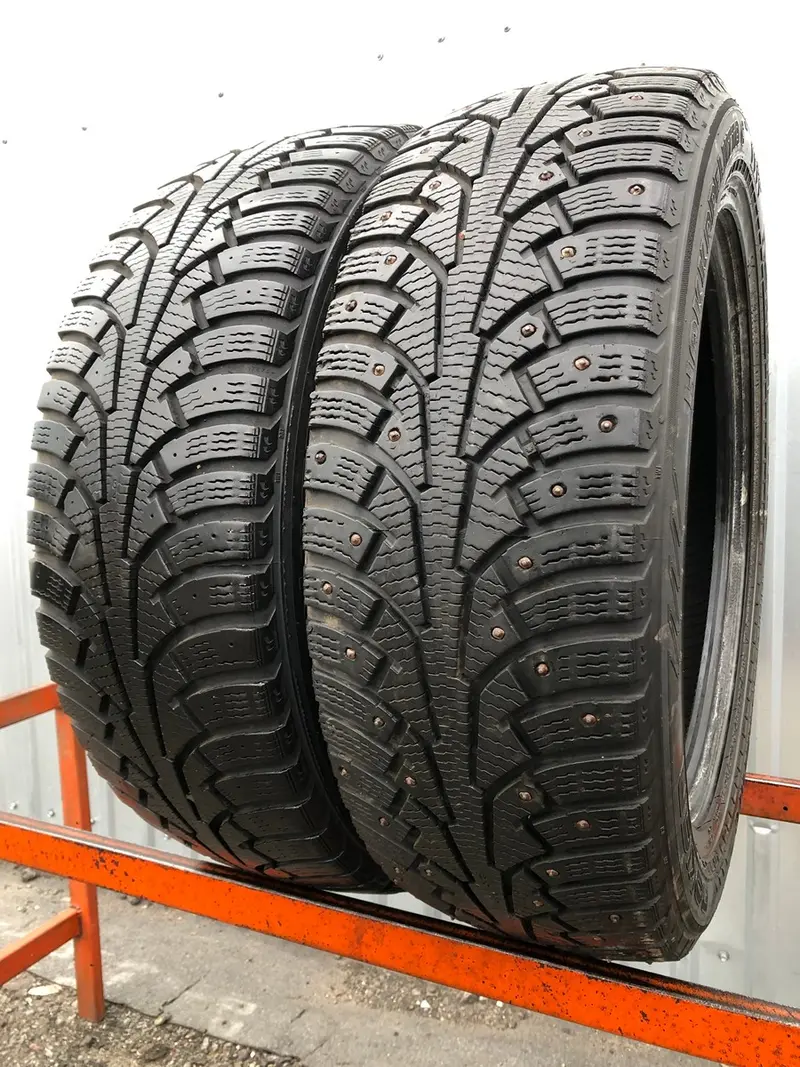 Пара б/у шин 215/60 R17C Nokian Hakkapeliitta C VAN
