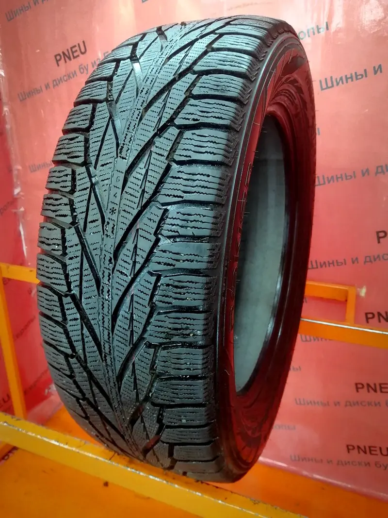 Б/у шина 215/60 R17 Nokian Hakkapeliitta R2 SUV