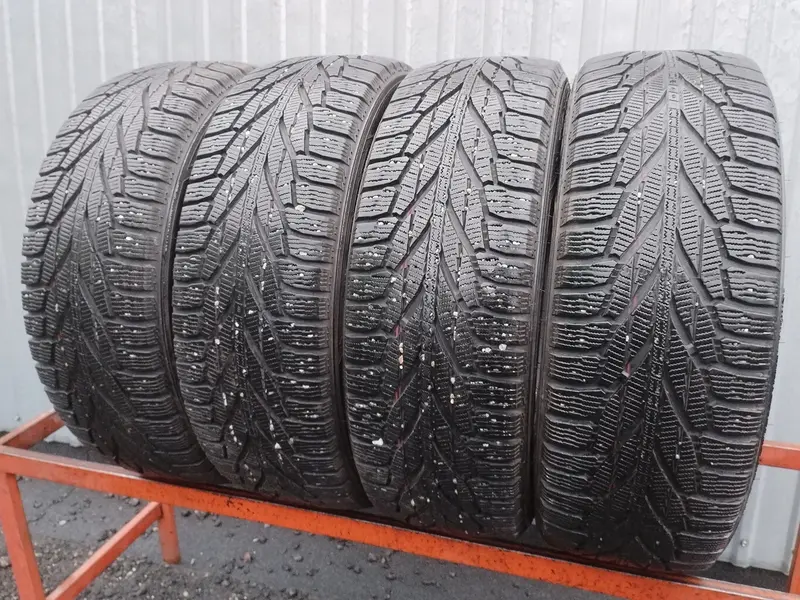 Комплект б/у шин 215/60 R17 Nokian Hakkapeliitta R2 SUV