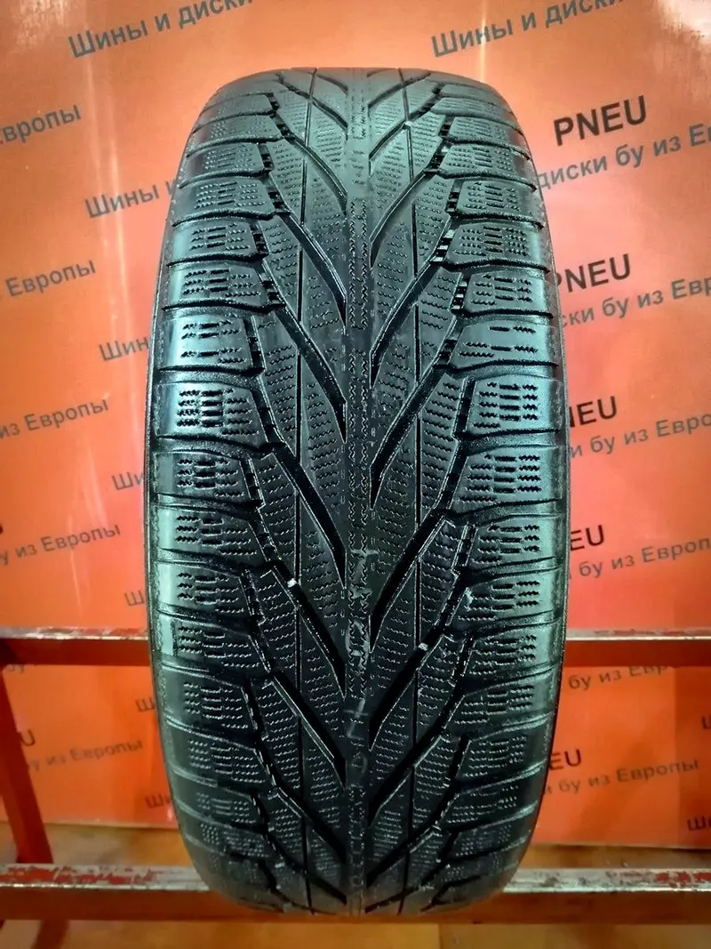 Б/у шина 215/60 R17 Nokian Hakkapeliitta R2 SUV, фото 1