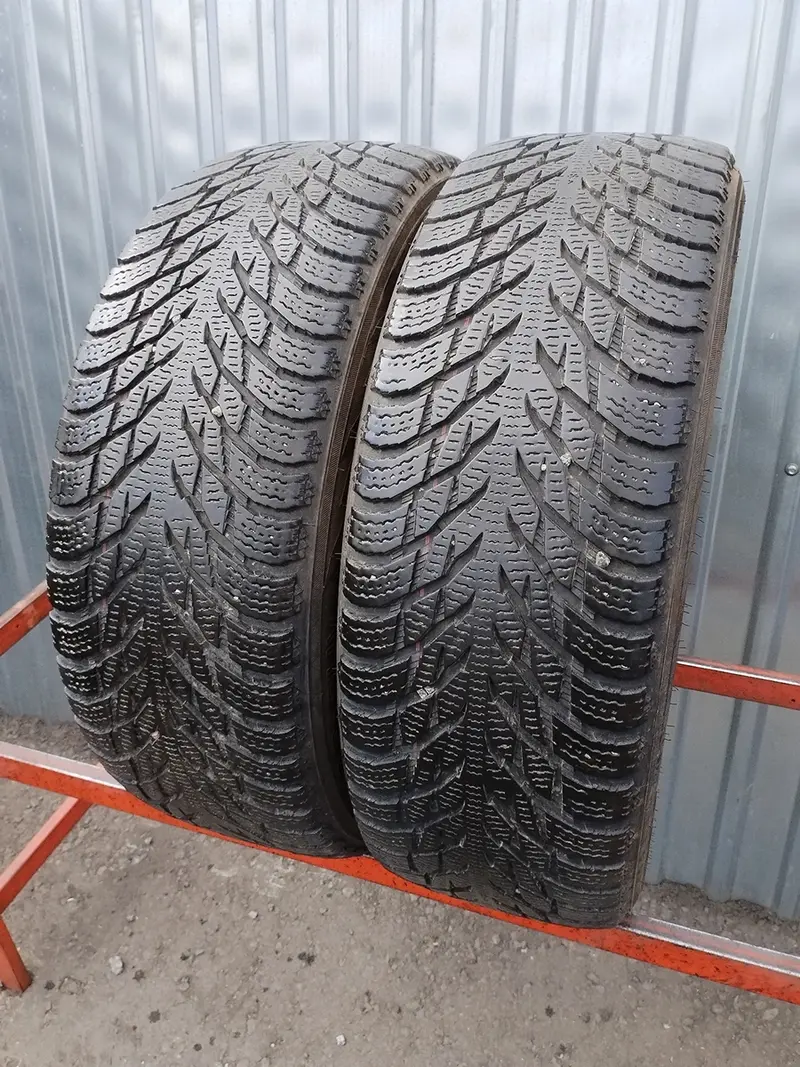 Пара б/у шин 215/60 R17 Nokian Hakkapeliitta R3 SUV