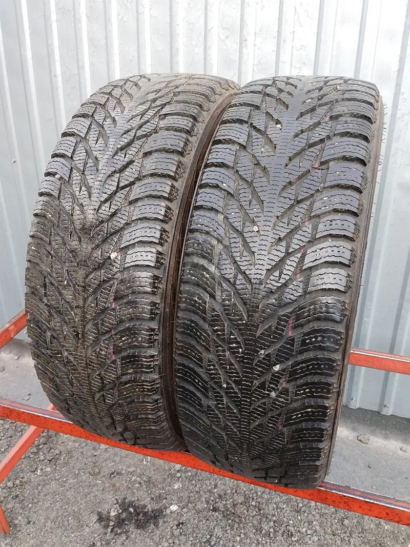 Пара б/у шин 215/60 R17 Nokian Hakkapeliitta R3 SUV