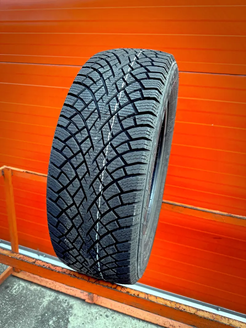 Новая шина 215/60 R17 Nokian Hakkapeliitta R5 SUV, фото 1