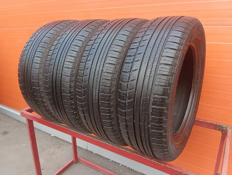 Комплект б/у шин 215/60 R17 Nokian Nordman S SUV