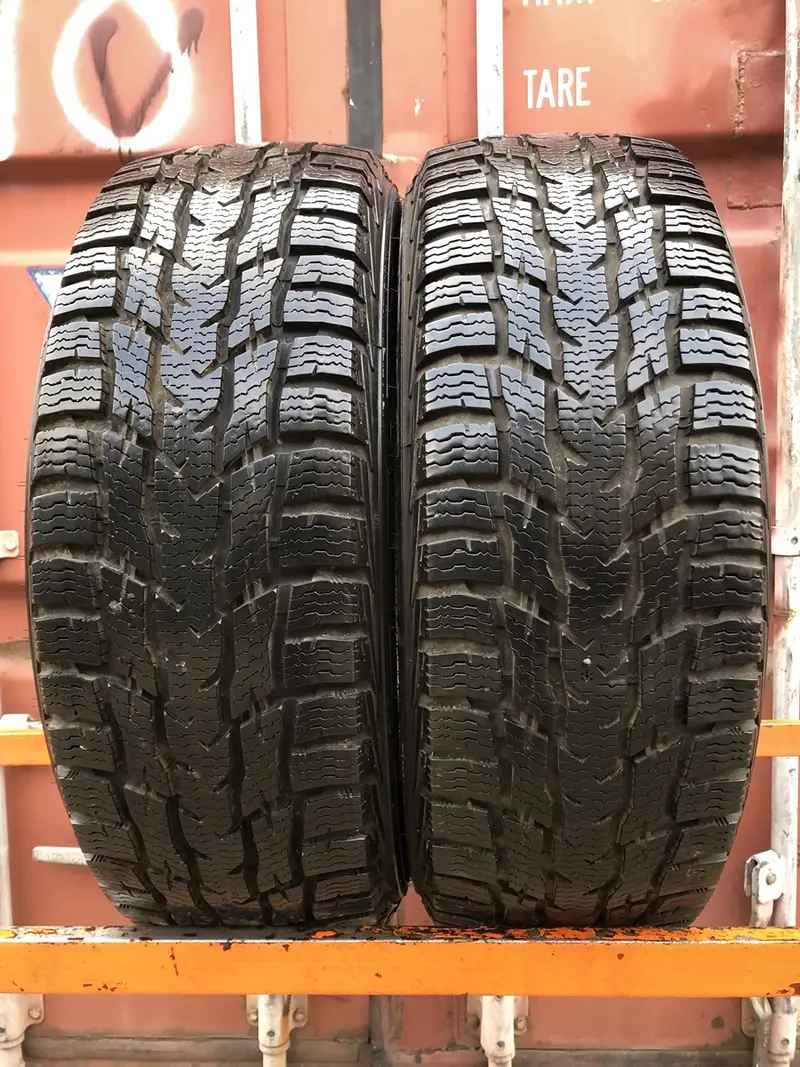 Пара б/у шин 215/60 R17C Nokian WR C3, фото 1