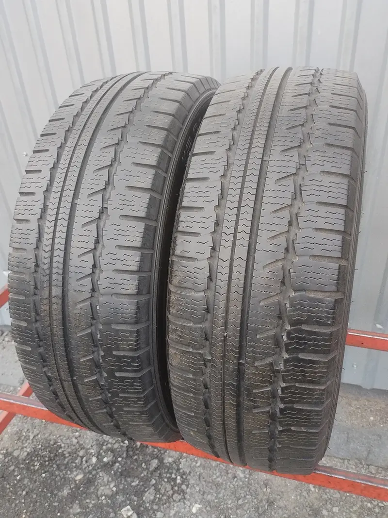 Пара б/у шин 215/60 R17C Nokian WR C VAN