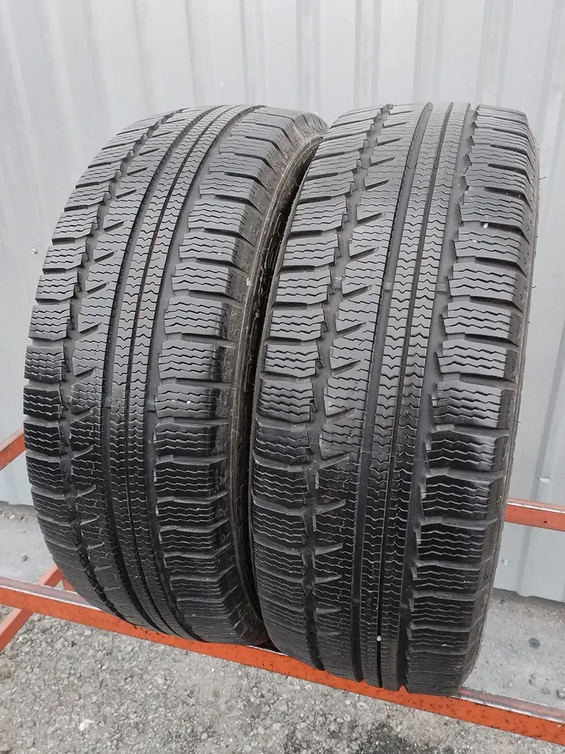 Пара б/у шин 215/60 R17C Nokian WR C VAN