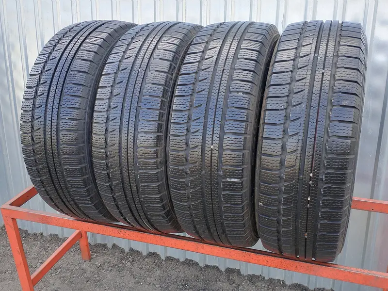Комплект б/у шин 215/60 R17C Nokian WR C VAN