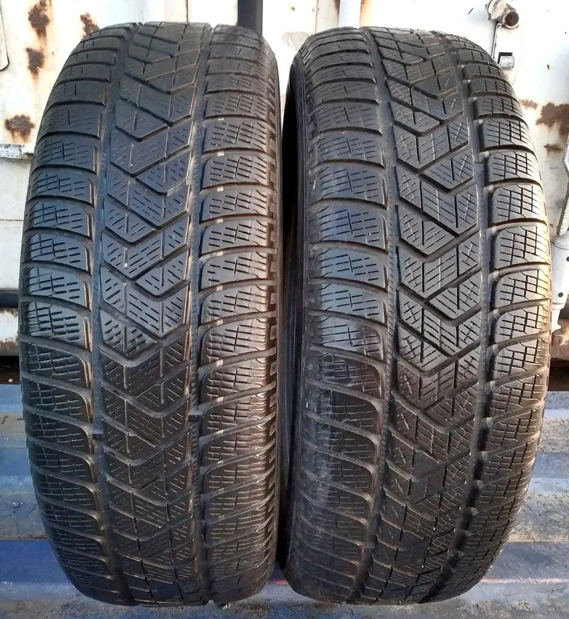 Пара б/у шин 215/60 R17 Pirelli Scorpion Winter