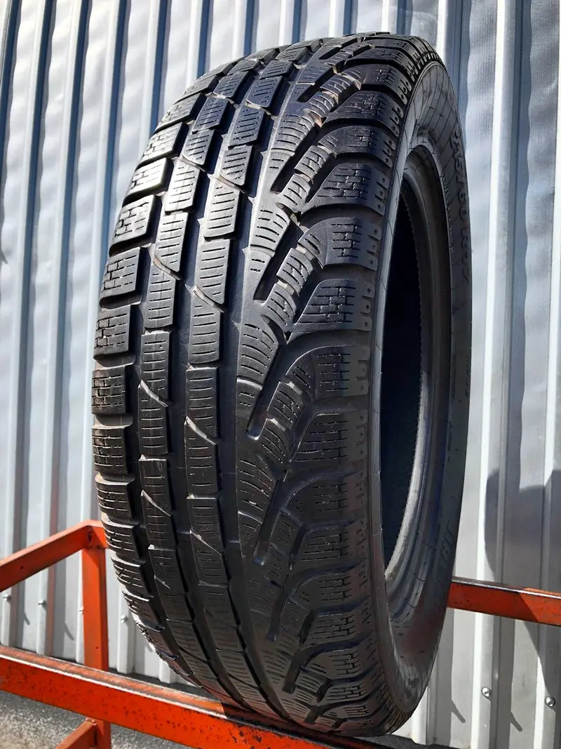 Б/у шина 215/60 R17 Pirelli Winter 240 Sottozero 2