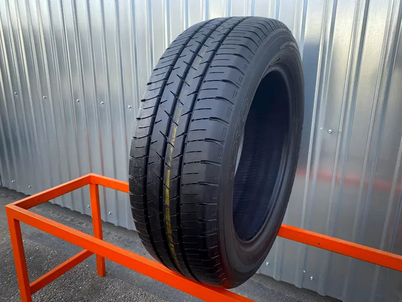Б/у шина 215/60 R17 Toyo Tranpath J46