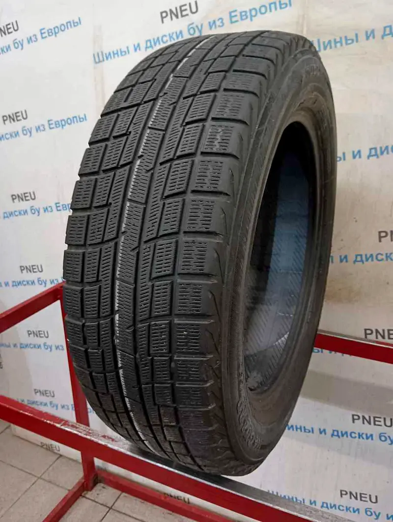 Б/у шина 215/60 R17 Yokohama Ice Guard IG30, фото 1