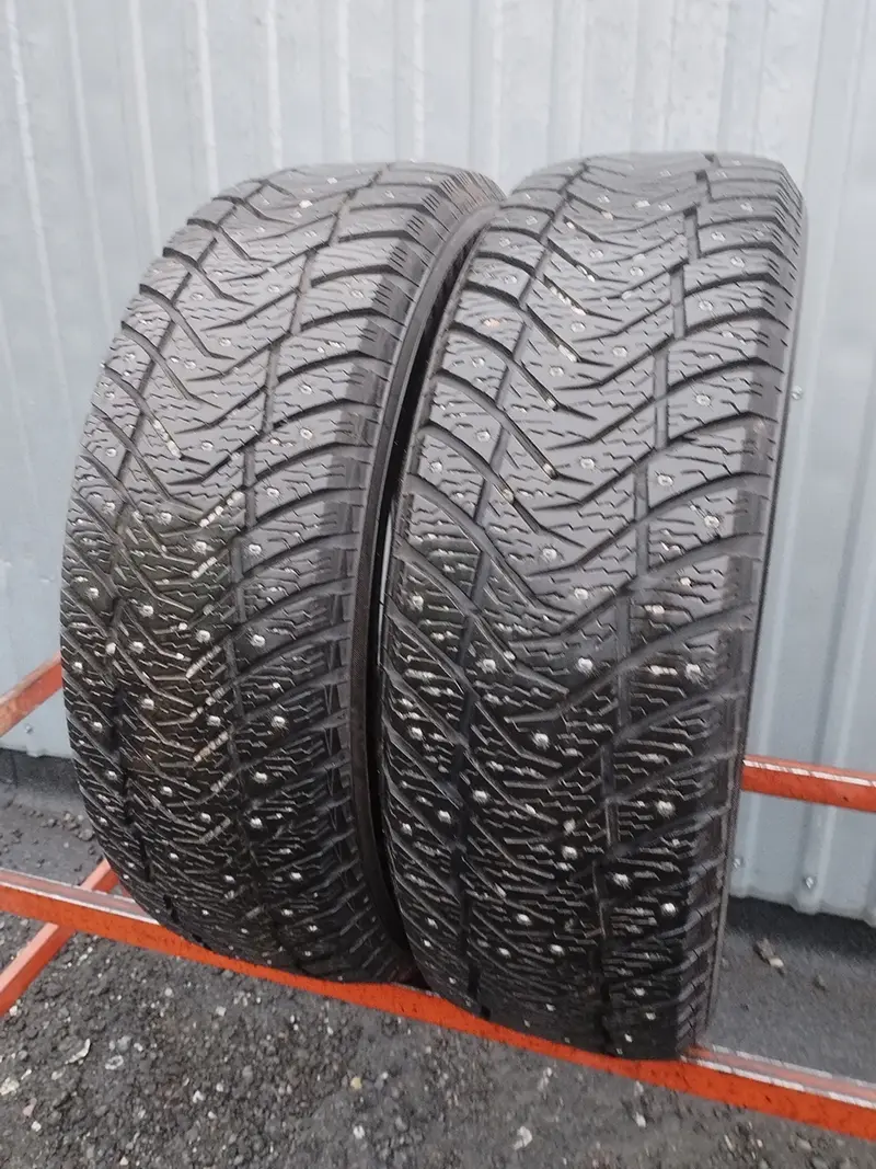 Пара б/у шин 215/60 R17 Yokohama Ice Guard IG65