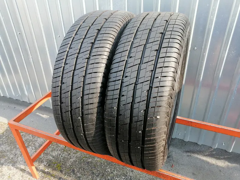 Пара б/у шин 215/65 R15C Continental Vanco-2, фото 1
